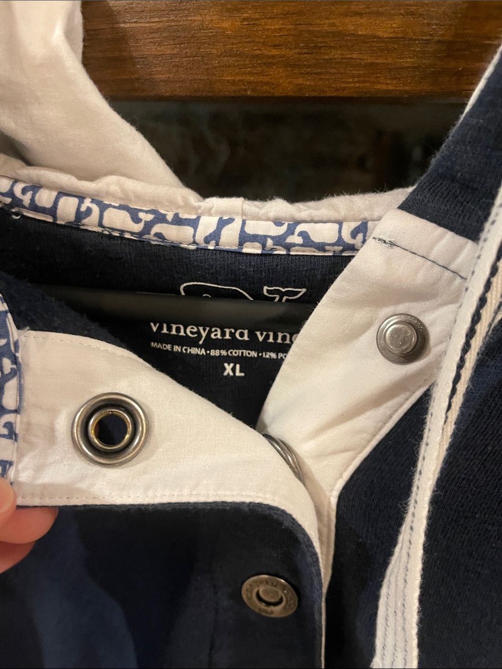 Vineyard Vines Navy Pullover Hoodie with White Lining & Drawstrings - Picture 4 of 9